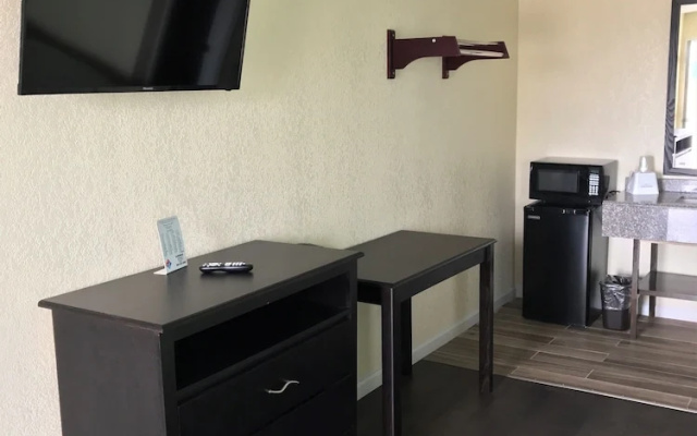 Budget Inn