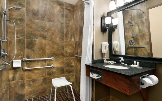 Days Inn & Suites by Wyndham Strathmore