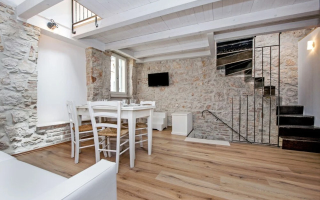 Apartments Casa Roccia Bianca