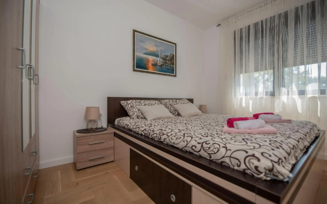 Apartment M