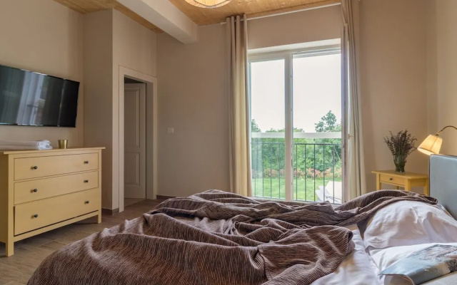 Luxurious Villa in Butkovici with Pool & Hot Tub