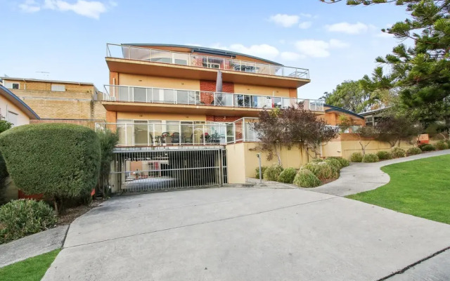 27 Bayview Grande