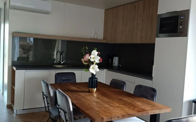 Nice Chalet With Dishwasher, Maastricht at 9 km