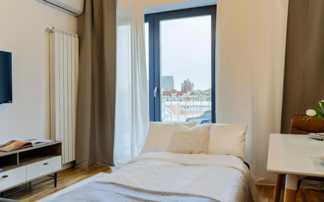 Sunny 2BR Flat - Top Location - Amazing Balcony