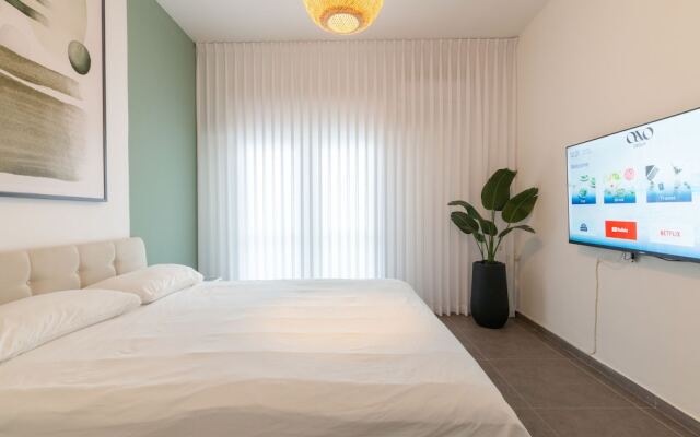 Stunning Chic 2 BR Ibn Gvirol St