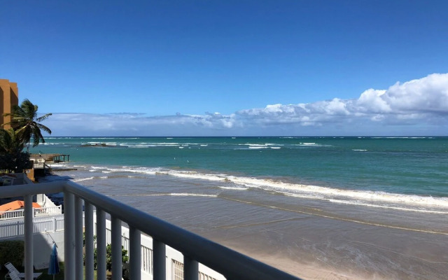 Beach Front  Amapola SeaSide Apt