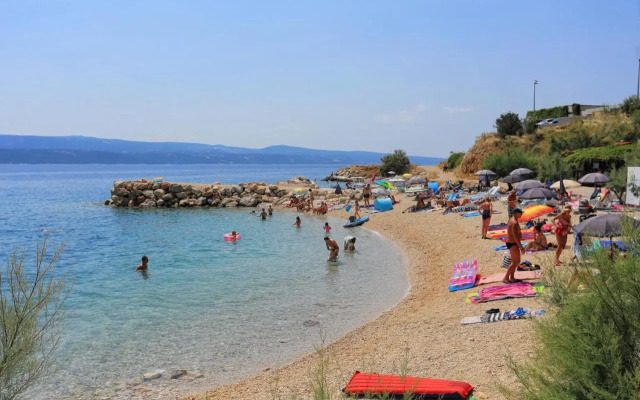 Apartments with a parking space Lokva Rogoznica, Omis - 10358