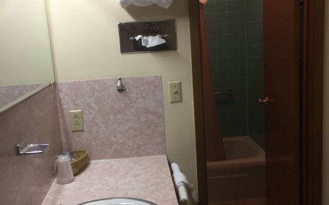 Historic Mansion House Inn