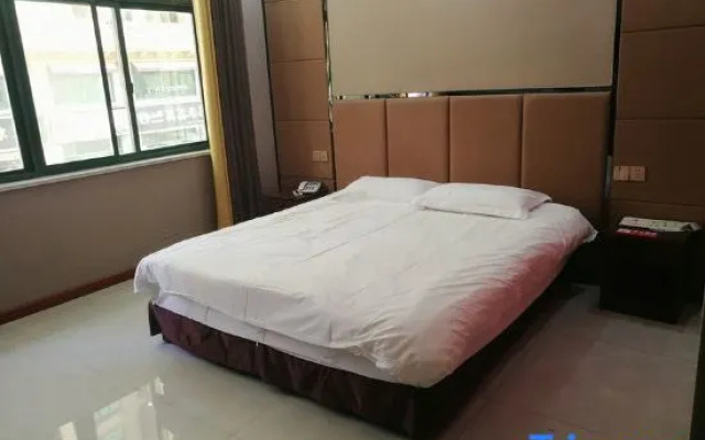 Zhoukou Qingyuan Hotel