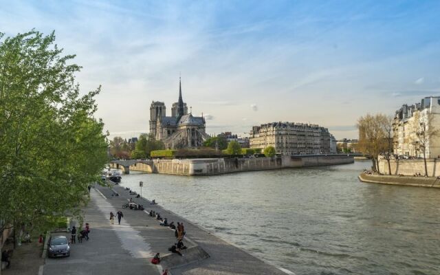 Eiffel Tower Family - Wifi  - AC