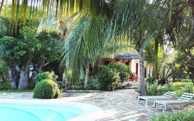 Watamu Villa With Service Personnel