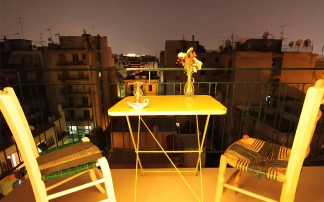 Charming Rooftop Nest with awesome Acropolis view Downtown Athens