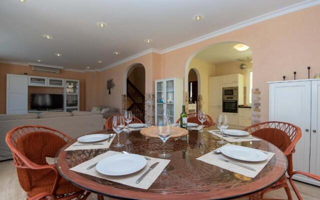 Parque Tropical 5 - Three Bed Villa