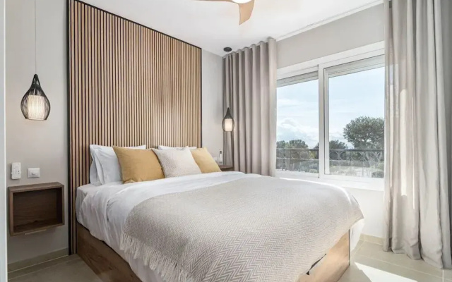 Jm9.4 - Totally Renovated in Stylish Design