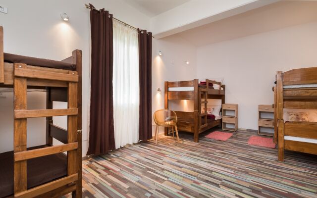 Hostel Šakic