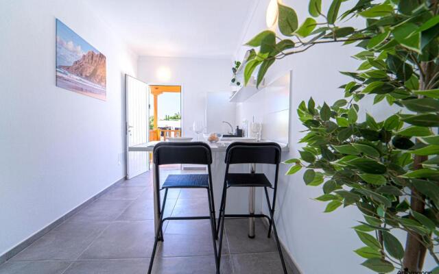 Apartamentos Anjomacar I