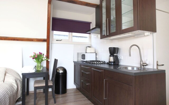Cozy Comfortable Studio At The Canals