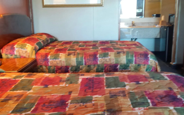 Carefree Inn Flatonia