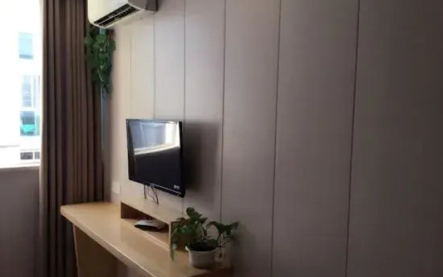 Shanghai Huating Hotel (Chonggu Zhaochong Highway Branch)