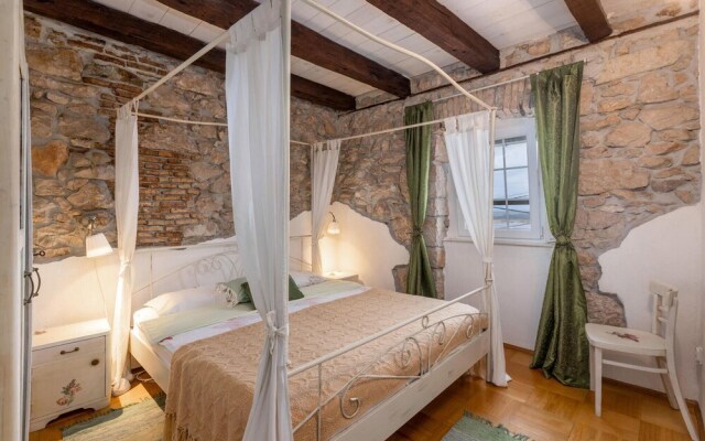 Nice Home in Crikvenica With Wifi and 3 Bedrooms