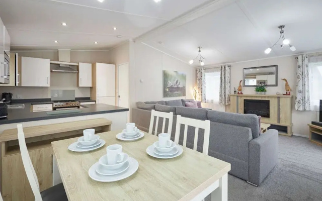 Host Stay Bluebell Lodge