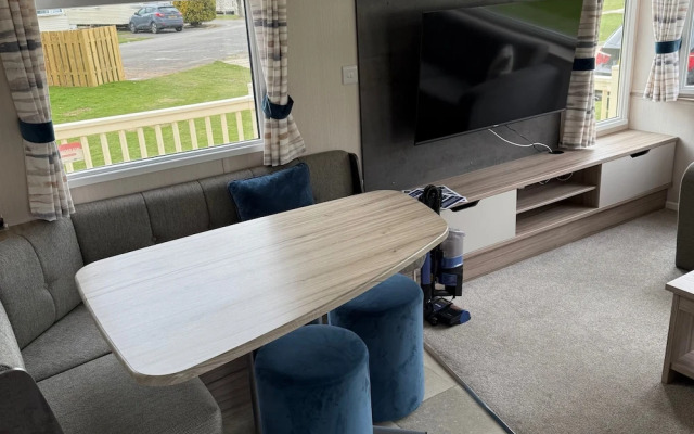 Cedar Lake Apartment Retreat