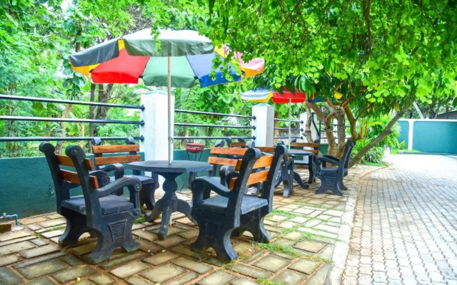 Isuru City Hotel
