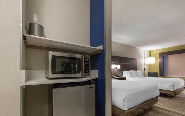 Holiday Inn Express & Suites Chicago West - St Charles