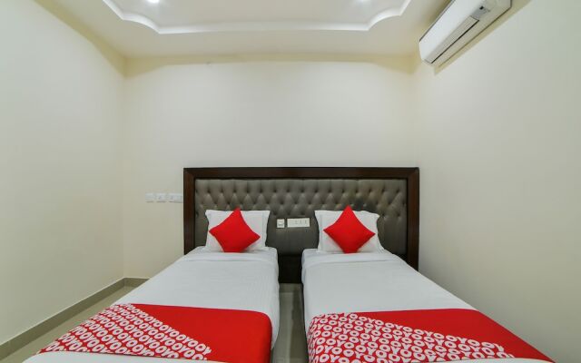 OYO 23589 Crown Palace