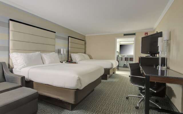 Holiday Inn Plainview-Long Island, an IHG Hotel