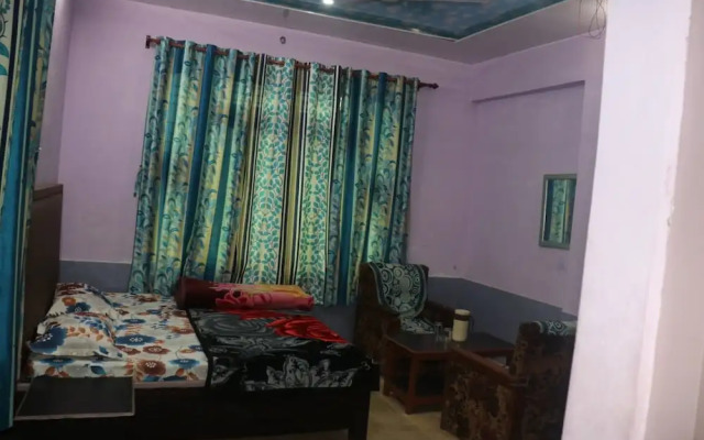 Shri Anand Hotel Berinag