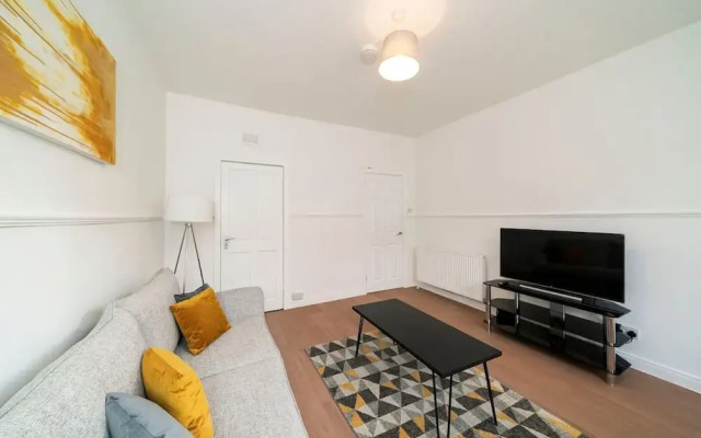 Dunn Street Apartment
