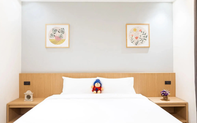 Cubic Bangna Hotel