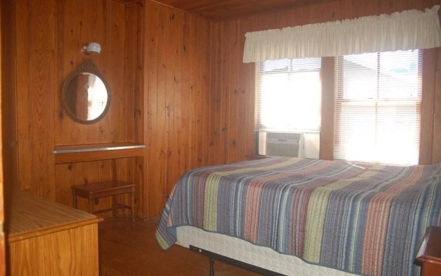 2035-2 Ellington, Upstairs