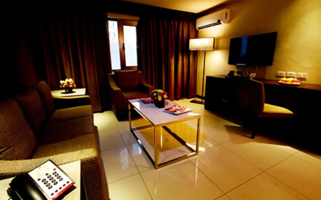 Mandarin Plaza Hotel