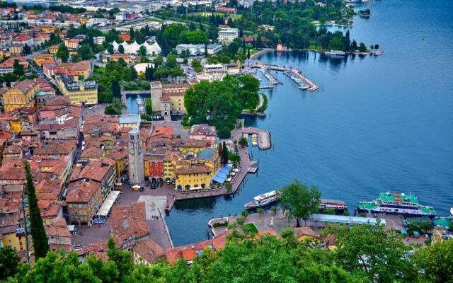 Residenza Rocca del Lago 2