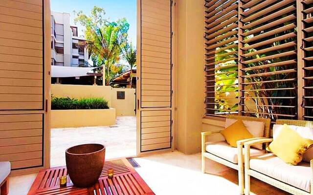 Temple 121 Palm Cove With Courtyard