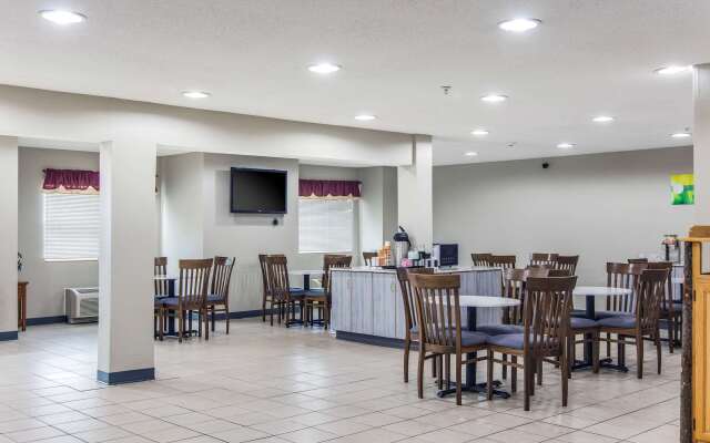 Quality Inn & Suites Grove City - Outlet Mall