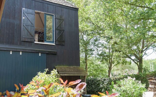 Lively Cabin near Forest in Bergen