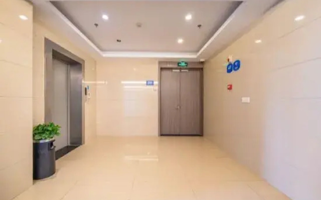 Geli Hotel (Shanghai Kangqiao Subway Station store, New International Expo Center )