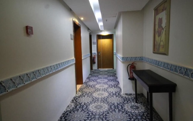 Bhanis Hotel