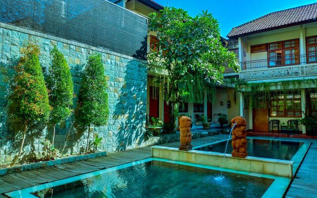 Catur Adi Putra Hotel