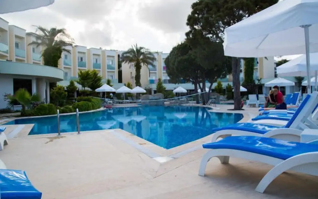 Royal Palm Beach Hotel