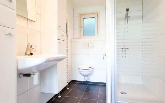 Comfortable chalet with outdoor sauna, near De Veluwe