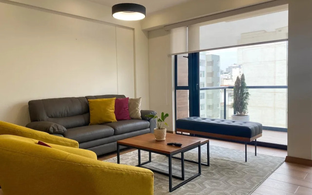 w Captivating 2BR With Balcony in Miraflores