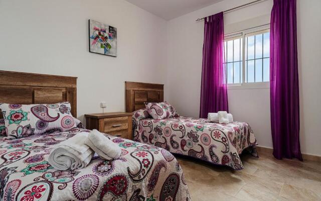 Rural house with private pool, new and beautiful garden