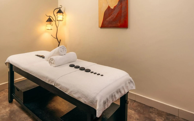 DoubleTree by Hilton Hotel Dar es Salaam - Oyster Bay