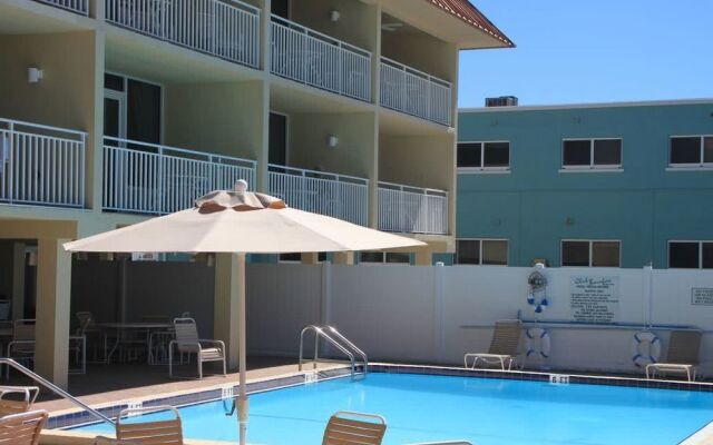 Club Bamboo South - Bradenton Beach