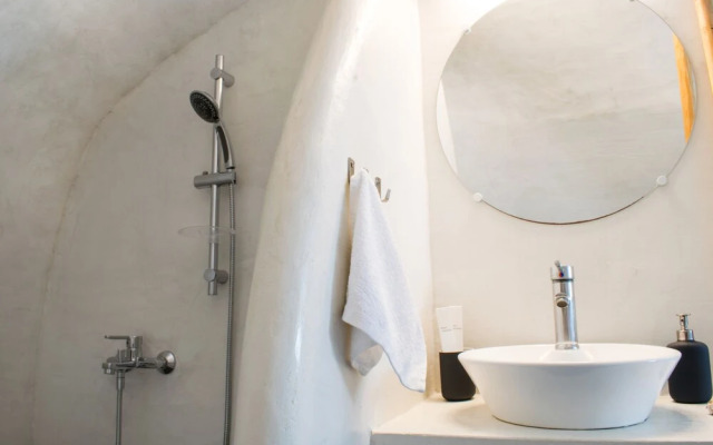Stoa Cave Villas
