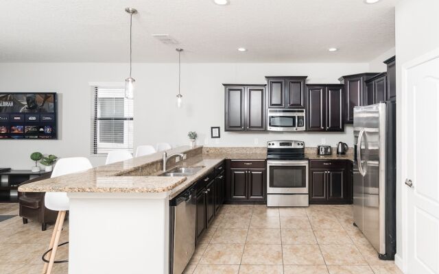 Mansion on Mrytlewood